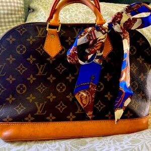 Louis Vetton Satchel - reposhing